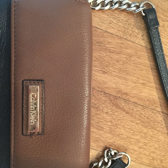 Genuine Leather Calvin Klein Crossbody - Picture 2 of 3